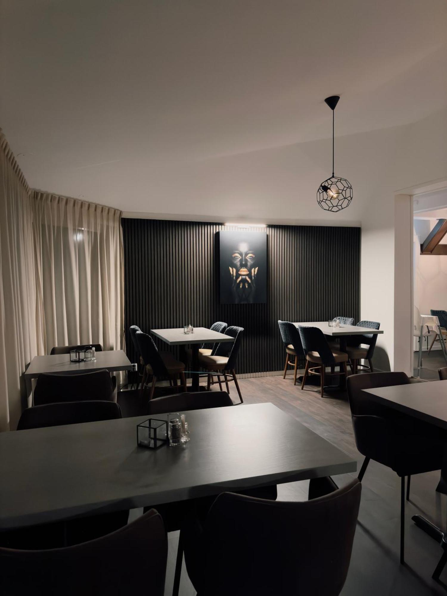 Gylle Hotell & Restaurang Broedernas Borlänge Extérieur photo